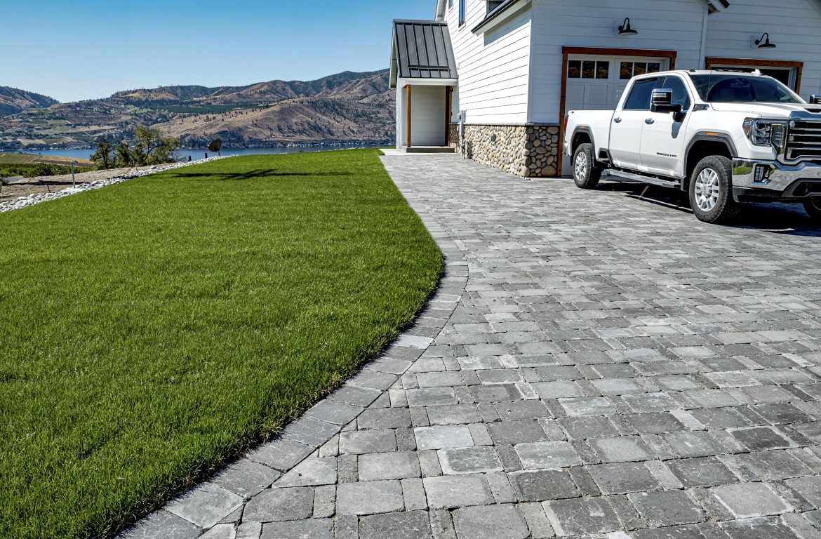 Professional paver driveway and walkway installation